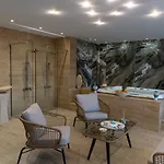 Agora Luxury Boutique Loutráki