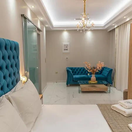 Agora Luxury Boutique 3* לוטראקי