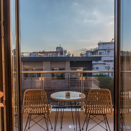 Agora Luxury Boutique לוטראקי