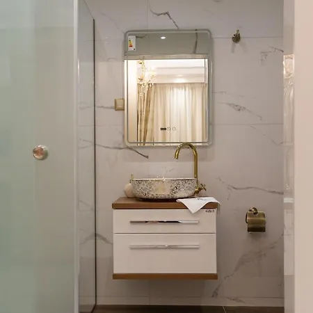 מלון Agora Luxury Boutique