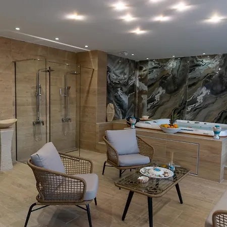 Agora Luxury Boutique לוטראקי