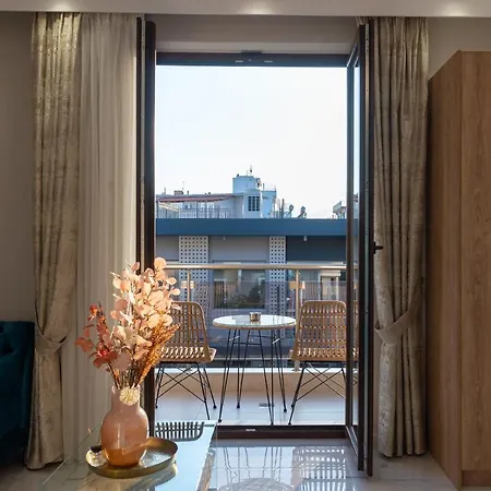 Agora Luxury Boutique 3* לוטראקי