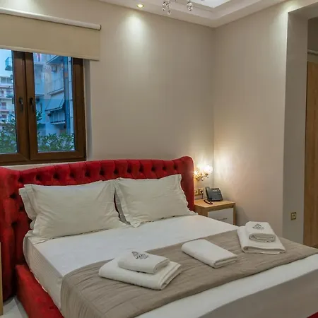Agora Luxury Boutique 3* לוטראקי