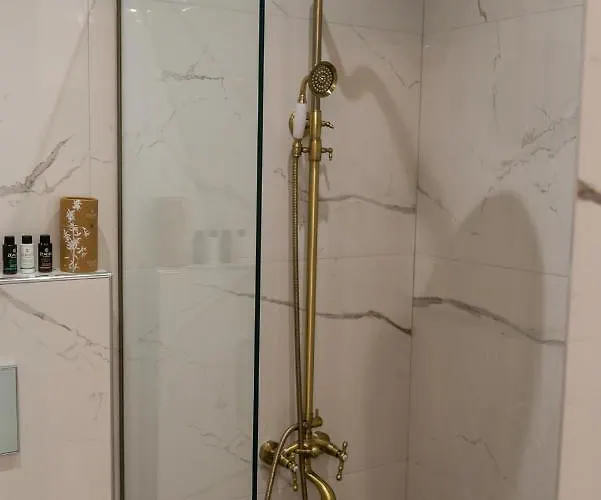 Agora Luxury Boutique Loutráki