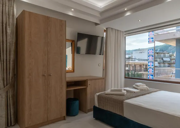 Agora Luxury Boutique 3* לוטראקי