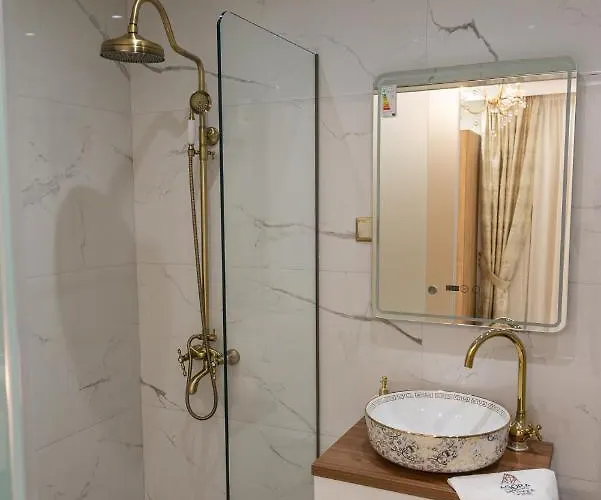 Agora Luxury Boutique מלון 3*