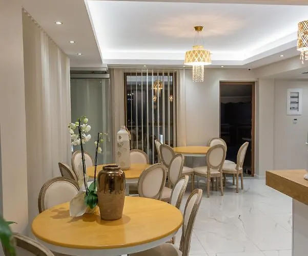 מלון Agora Luxury Boutique 3*