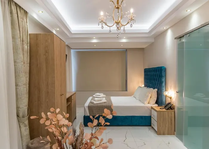 Agora Luxury Boutique לוטראקי