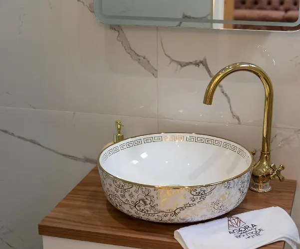 Agora Luxury Boutique מלון לוטראקי
